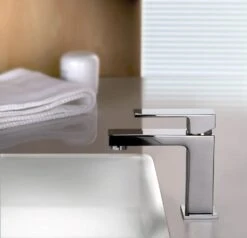 Montage- Und Armaturenset Quara 2.0 Für Waschtisch Mit Unterschrank